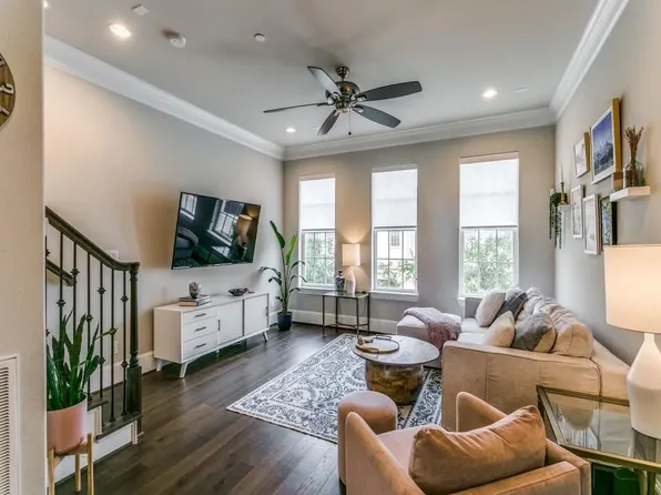 7333 Valley View Ln #704, Dallas, TX 75240