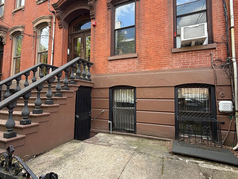 1st image of 131 Mercer St