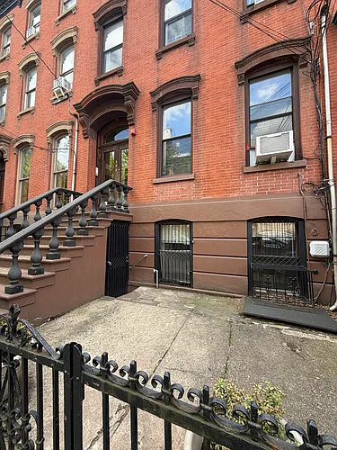 131 Mercer St Photo 1