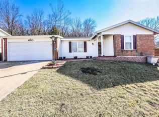690 Green Forest Dr, Fenton, MO