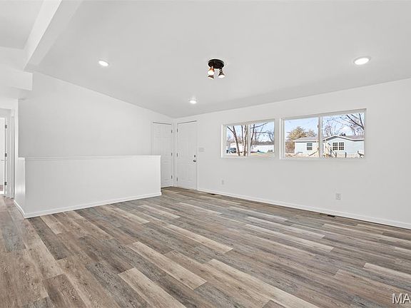 5th image of 110 Madison Rene Ave