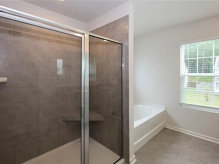 7566 Jennadee Dr — Photo 36
