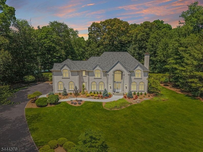 1st image of 114 Valley Rd