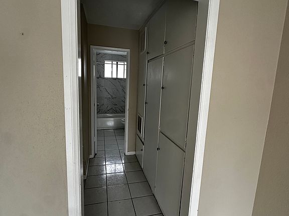 3rd image of 133 N Glendora Ave #A