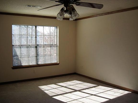 additional living space off living room and adjacent to dining room