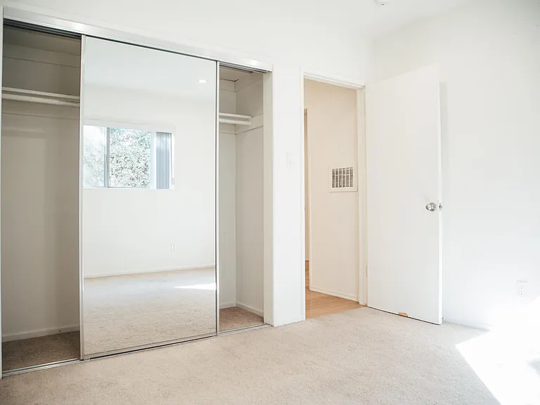 420 Raymond Ave — Photo 5