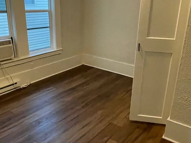 820 7th Street — Photo 3