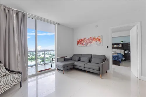1800 N Bayshore Dr #2402 Photo 1