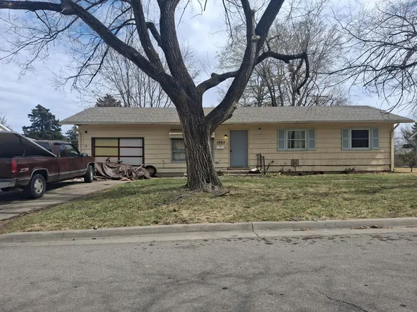 1005 S Garfield St, Junction City, KS 66441