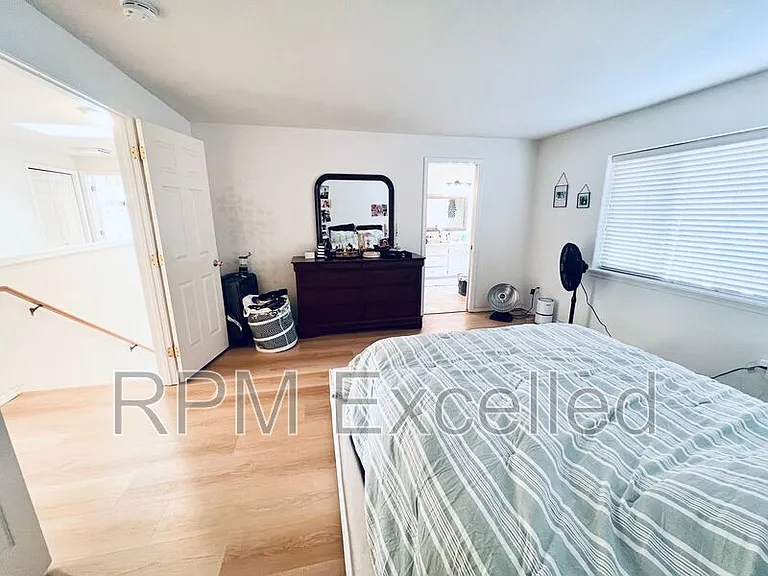 9426 S 242nd St — Photo 17