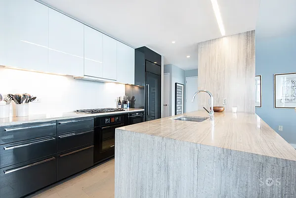 Sold by Brick&Mortar | media 18