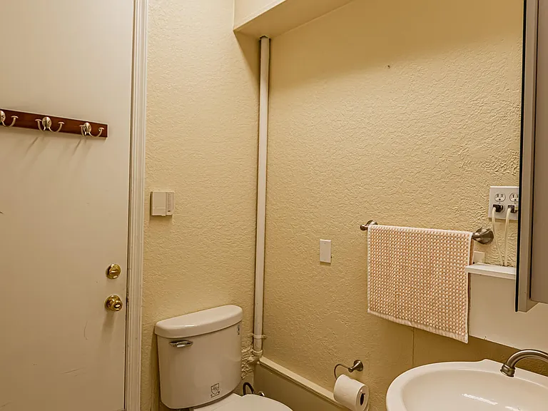 431 NW Cool Water Ct — Photo 14