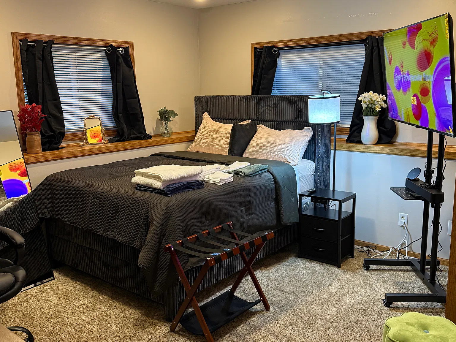4 bed, 1600 sqft, $4,995 — Photo 1