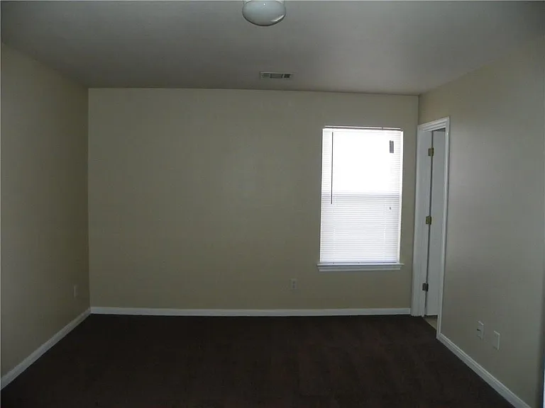 203 Marvin Cv — Photo 13