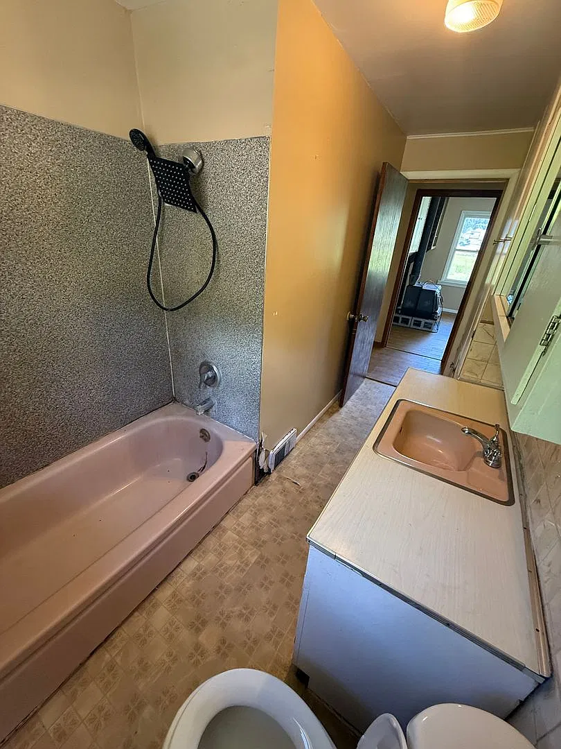 3 bedroom 1.5 bath on 5 acres. — Photo 4