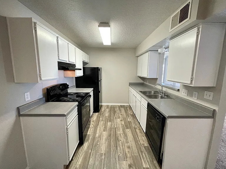 Crescent Ridge — Photo 14