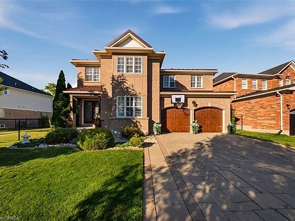 2nd image of 75 Hunter Way