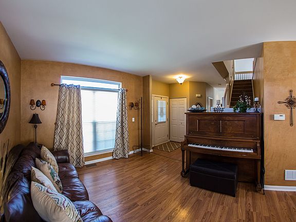 3rd image of 2813 Forestview Ct