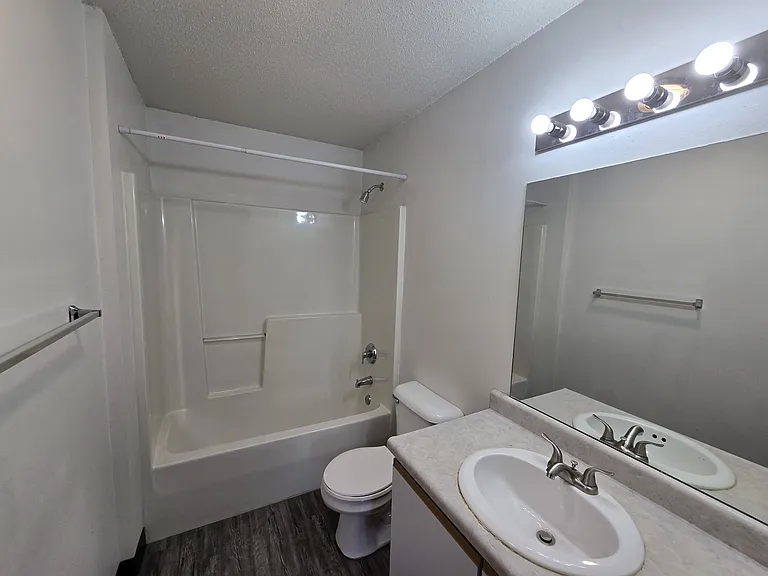 60 Miller Ave SW #12 — Photo 10