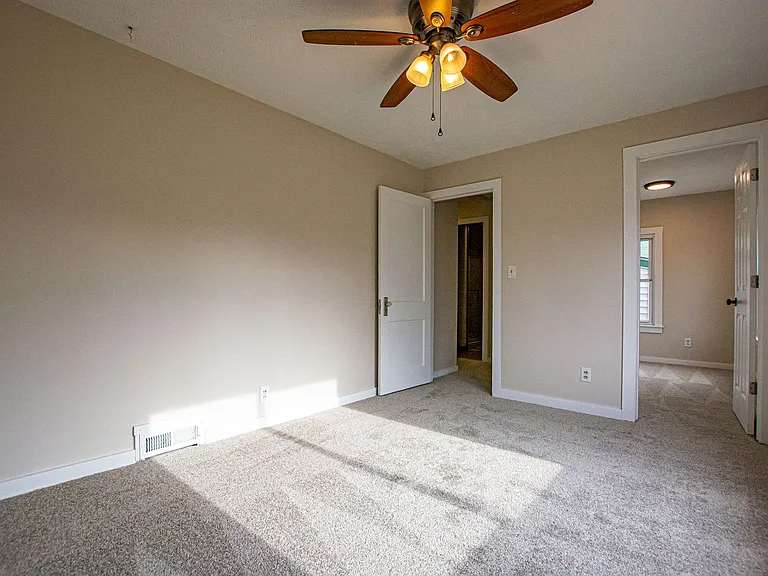 2301 Wayne St — Photo 11