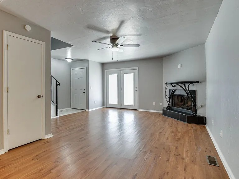 13813 Fairhill Ave — Photo 10