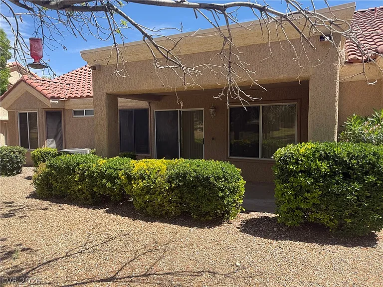 2425 Showcase Dr — Photo 6