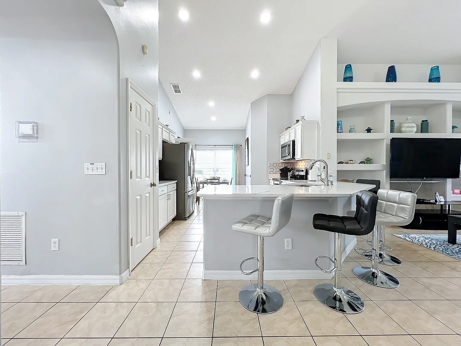 1735 Morning Star Dr — Photo 3