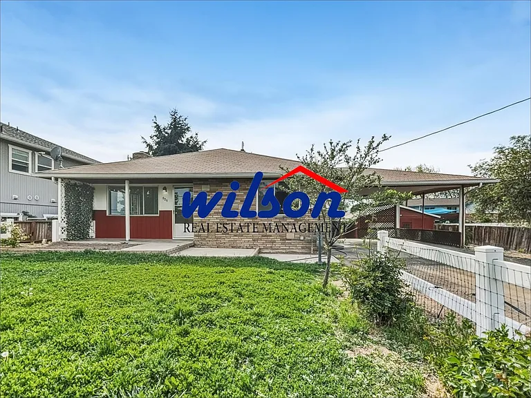 904 S 48th Ave — Photo 1