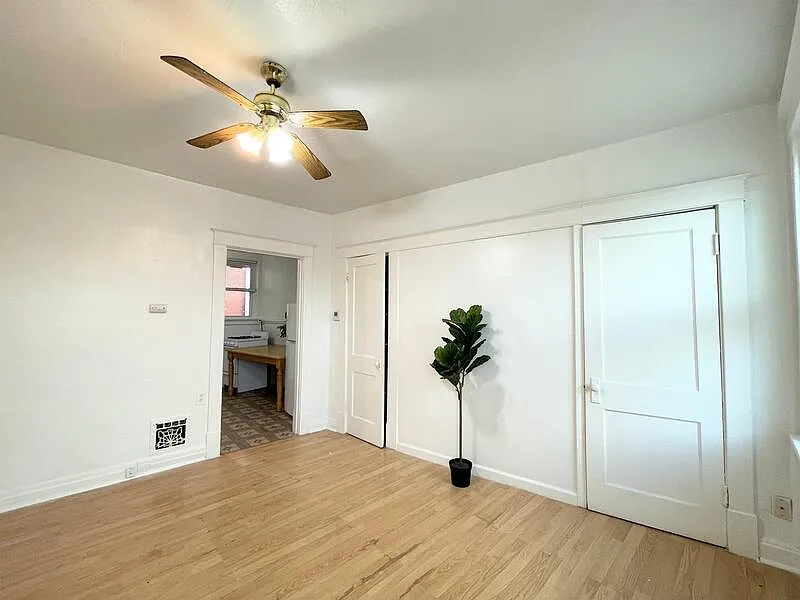 Studio, 1.0 bath, 500 sqft, $700 — Photo 2