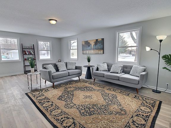 2nd image of 952 Grayston Ave