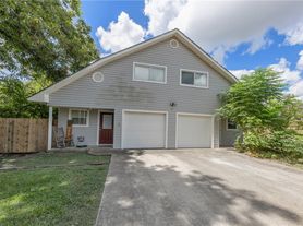 1200 Holik Dr, College Station, TX