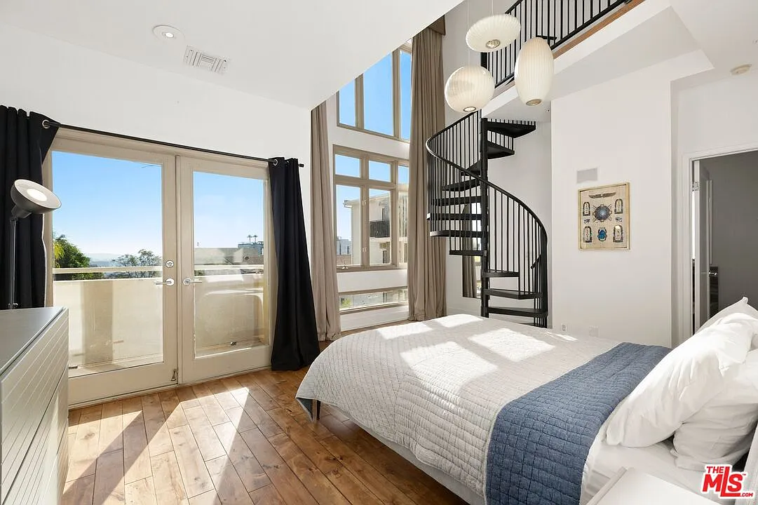 2 bed, 2.5 bath, 1652 sqft, $7,500 — Photo 1