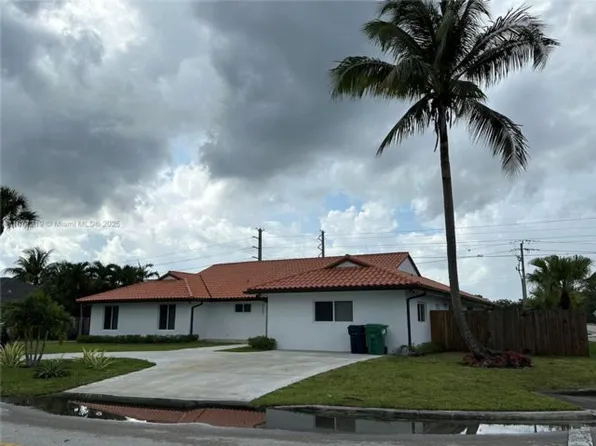 9203 SW 136th Ter, Miami, FL 33176