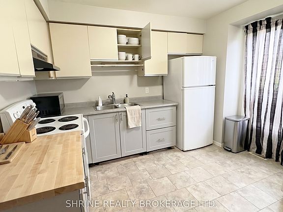 3rd image of 550 2nd St #52