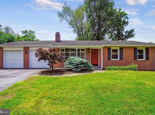 17817 Greentree Ln, Hagerstown, MD