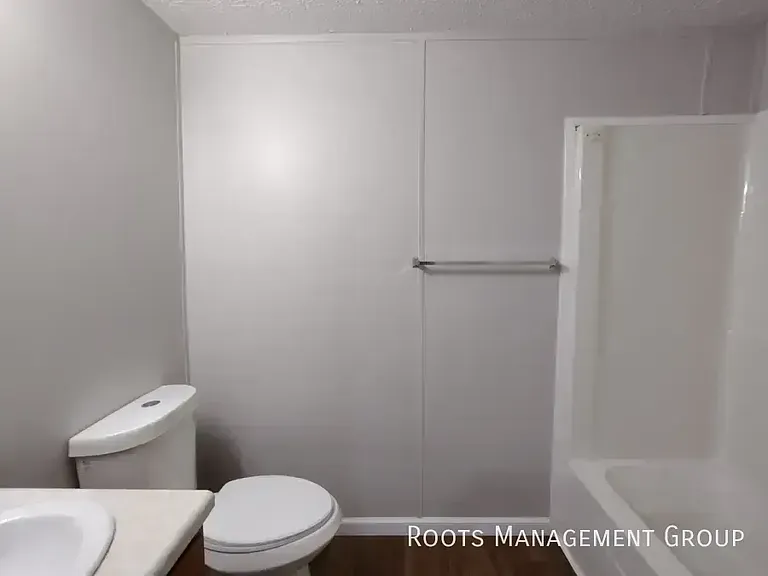 14 Birch Crest Dr #14 — Photo 8