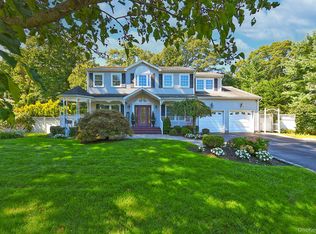 7 Ona Ave, Dix Hills, NY 11746