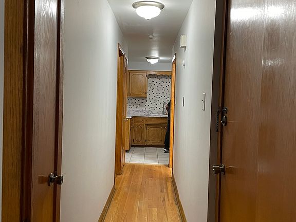 4th image of 8649 Oak Park Ave #3