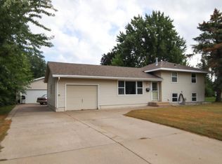 5916 Century Blvd, Brooklyn Park, MN 55429