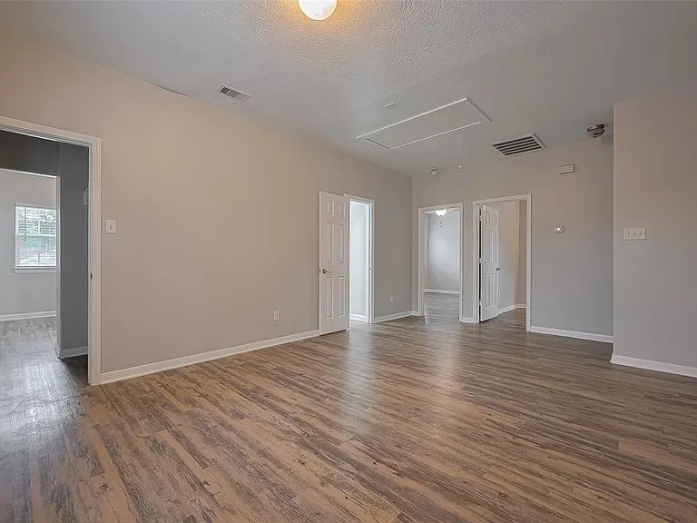 5009 Willow Point Dr — Photo 23