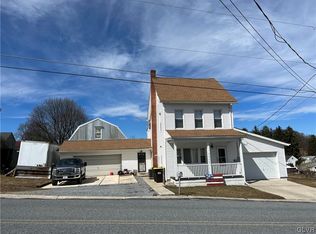 7320 2nd St, Slatington, PA 18080