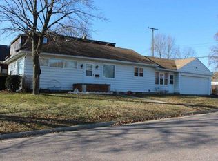 529 E Cook St, Portage, WI 53901