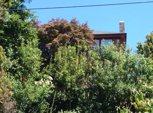 910 11th Ave E, Seattle, WA 98102