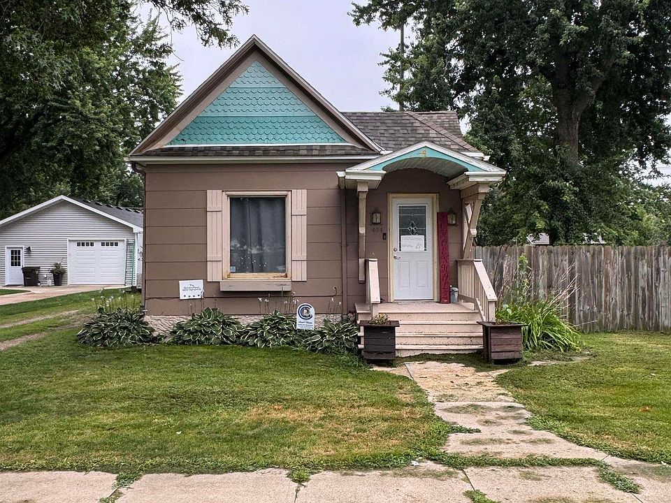1st image of 404 E 6th St