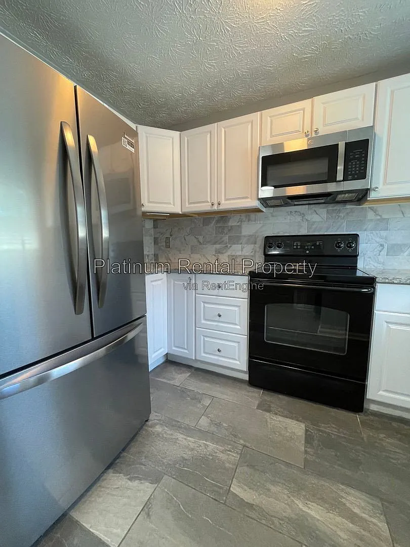 2 bed, 2.5 bath, 1062 sqft, $1,725 — Photo 3