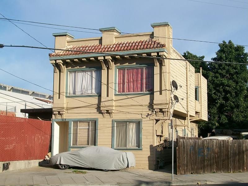 1st image of 512 23rd Ave
