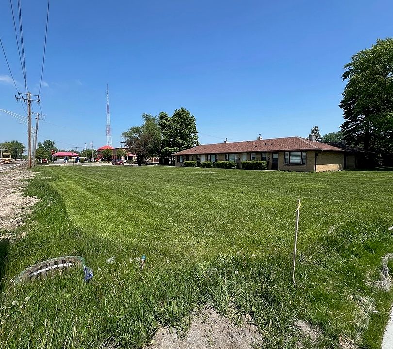 2nd image of 3298 7th St