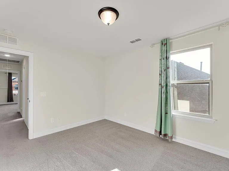 1044 Palmetto Dr — Photo 13