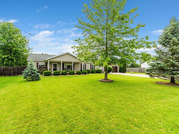 3rd image of 608 Kells Ln