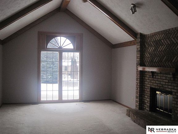 3rd image of 15266 California St